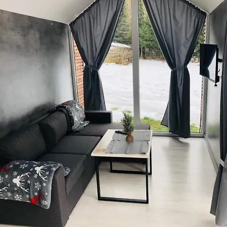 Chyza Zagroda 木屋 *