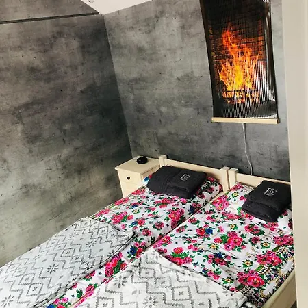 木屋 Chyza Zagroda 亚沃尔基