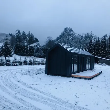 Chyza Zagroda 木屋 *